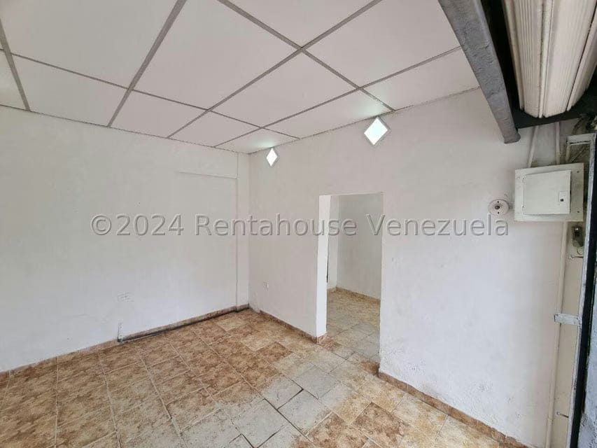Comercial (Local Comercial) en Alquiler en Parroquia Catedral, Lara - 16