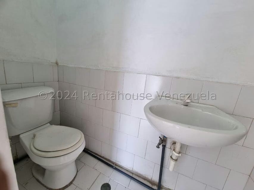 Comercial (Local Comercial) en Alquiler en Parroquia Catedral, Lara - 17