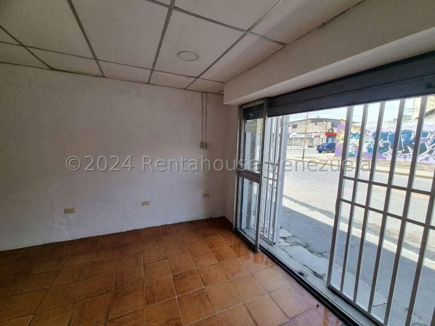 Comercial (Local Comercial) en Alquiler en Parroquia Catedral, Lara - 24