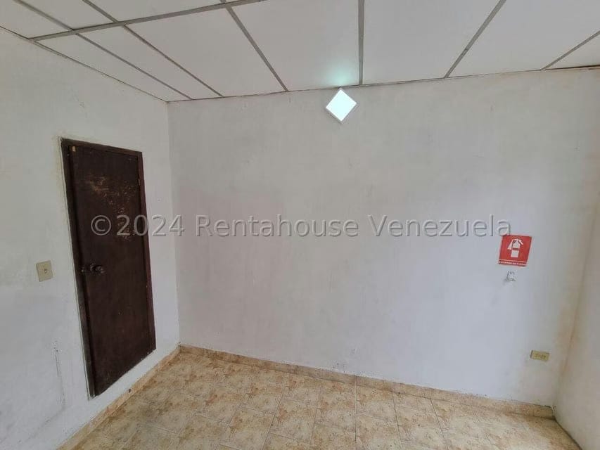 Comercial (Local Comercial) en Alquiler en Parroquia Catedral, Lara - 4