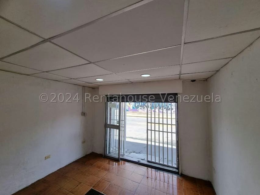 Comercial (Local Comercial) en Alquiler en Parroquia Catedral, Lara - 32