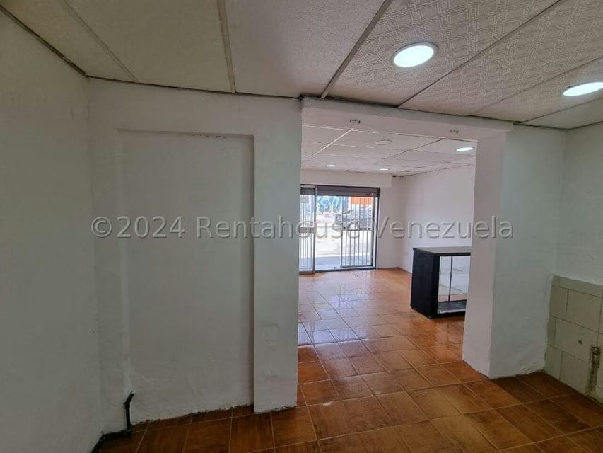 Comercial (Local Comercial) en Alquiler en Parroquia Catedral, Lara - 36