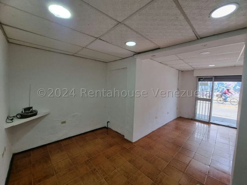 Comercial (Local Comercial) en Alquiler en Parroquia Catedral, Lara - 40
