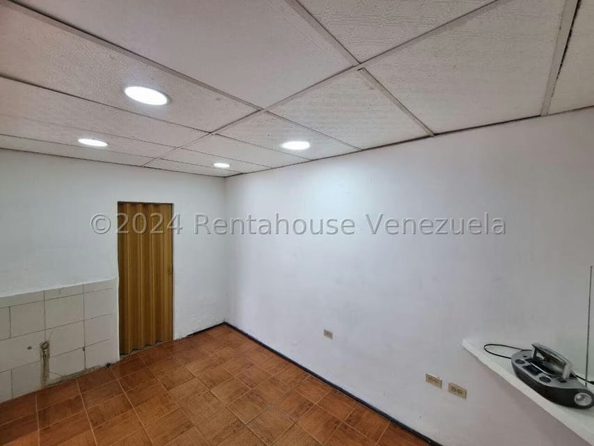 Comercial (Local Comercial) en Alquiler en Parroquia Catedral, Lara - 41