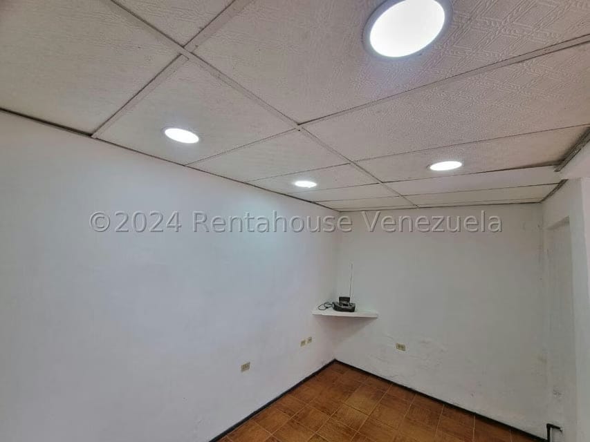 Comercial (Local Comercial) en Alquiler en Parroquia Catedral, Lara - 42