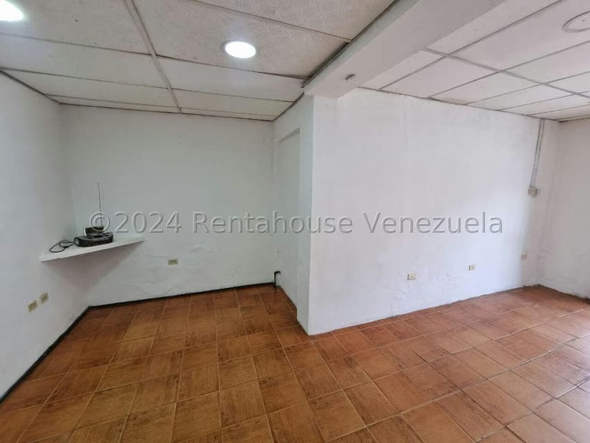 Comercial (Local Comercial) en Alquiler en Parroquia Catedral, Lara - 43