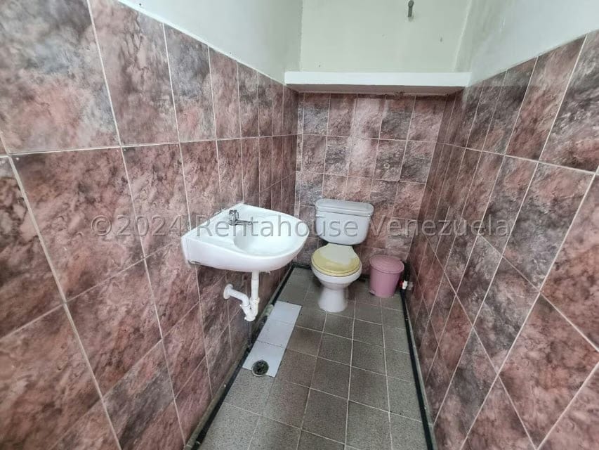 Comercial (Local Comercial) en Alquiler en Parroquia Catedral, Lara - 44