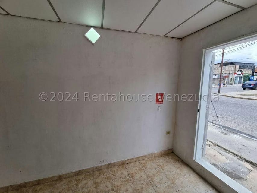 Comercial (Local Comercial) en Alquiler en Parroquia Catedral, Lara - 6