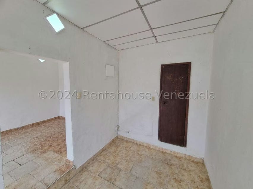 Comercial (Local Comercial) en Alquiler en Parroquia Catedral, Lara - 8