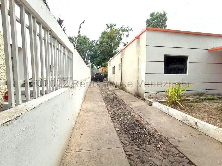 Casa (1 Nivel) en Venta en Del Este, Lara - 48