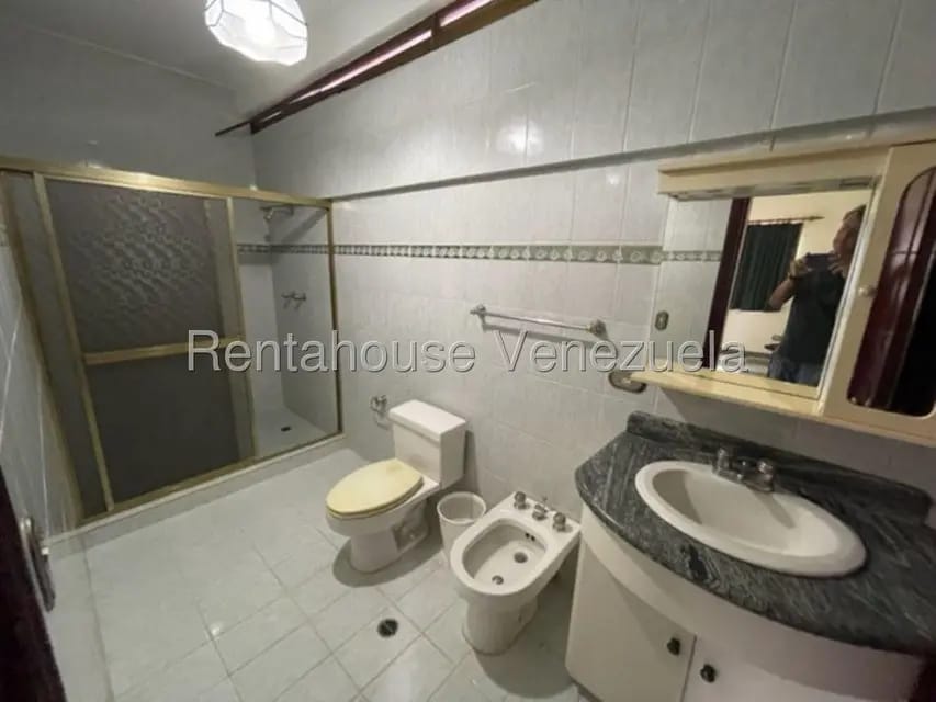 Casa (Duplex) en Venta en Avenida Principal Cecilio Acosta, Miranda - 11