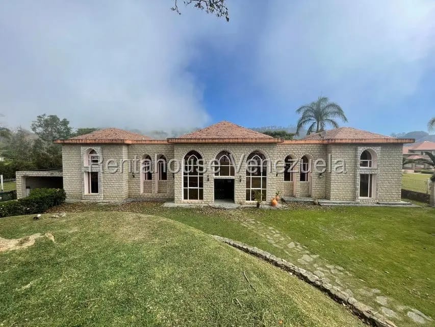 Casa (Duplex) en Venta en Avenida Principal Cecilio Acosta, Miranda - 27