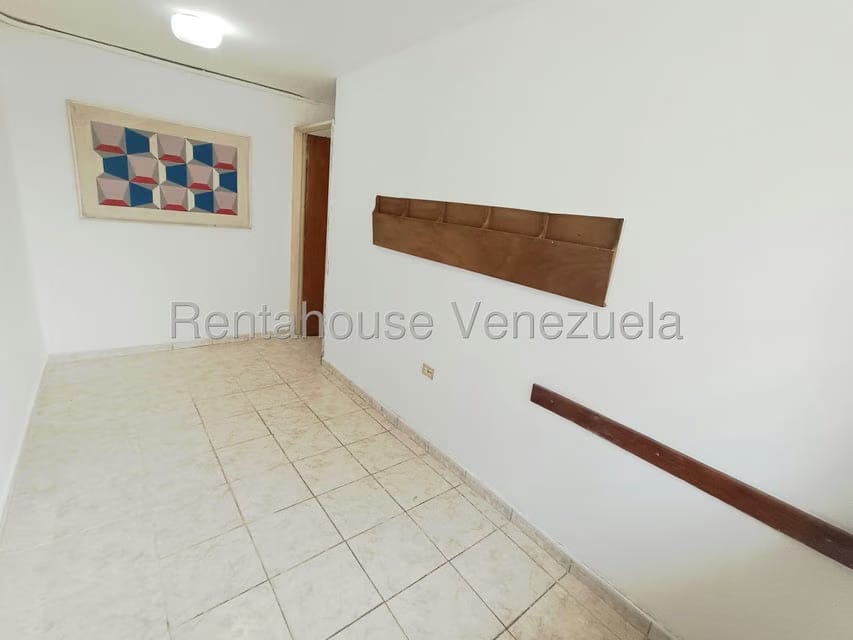 Comercial (Consultorio Medico) en Alquiler en Los Caobos, Distrito Metropolitano - 2