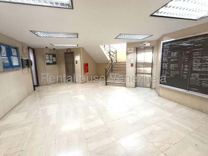 Comercial (Consultorio Medico) en Alquiler en Los Caobos, Distrito Metropolitano - 11