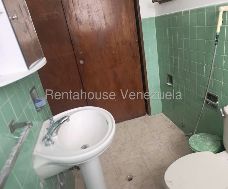 Comercial (Consultorio Medico) en Alquiler en Los Caobos, Distrito Metropolitano - 13