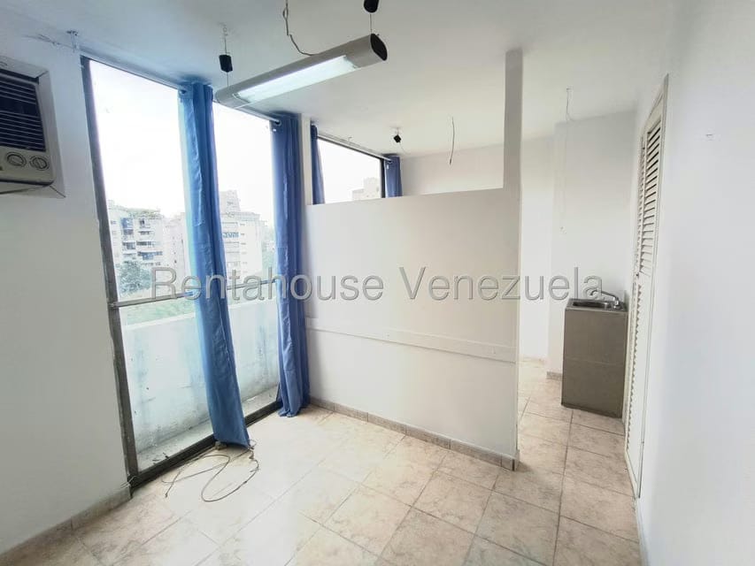 Comercial (Consultorio Medico) en Alquiler en Los Caobos, Distrito Metropolitano - 4