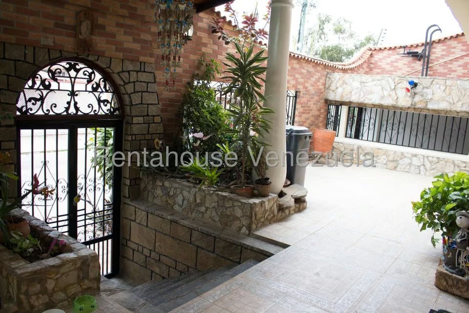 Casa (Duplex) en Venta en Colinas de Vista Alegre, Distrito Metropolitano - 4