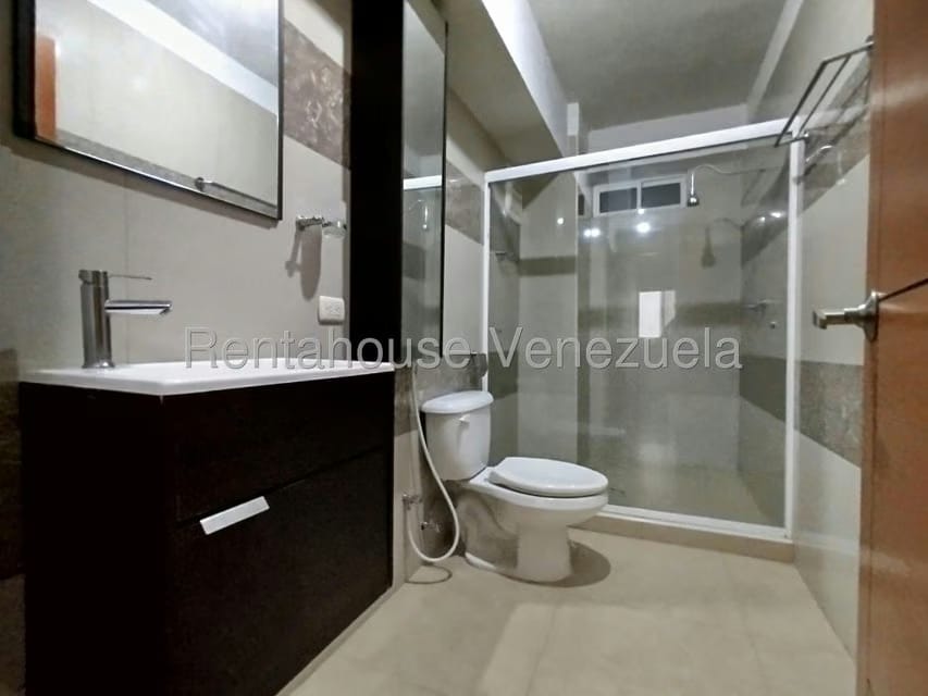 Apartamento (1 Nivel) en Alquiler en Andres Bello, Aragua - 17