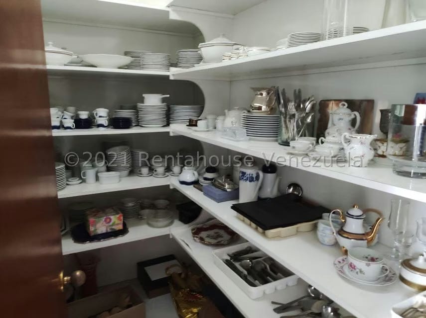 Apartamento (1 Nivel) en Venta en Los Chorros, Distrito Metropolitano - 13