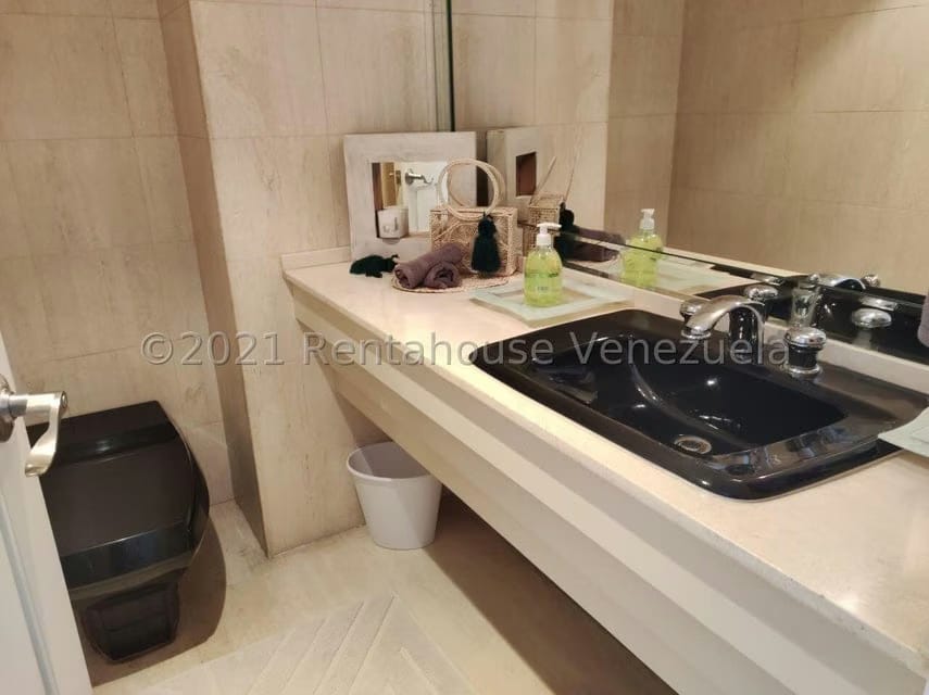 Apartamento (1 Nivel) en Venta en Los Chorros, Distrito Metropolitano - 14