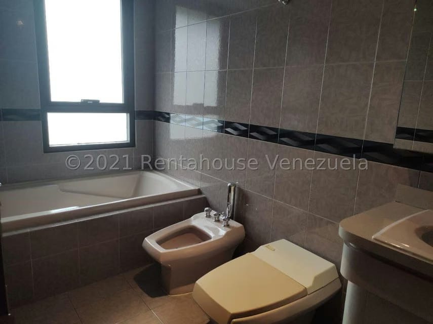 Apartamento (1 Nivel) en Venta en Los Chorros, Distrito Metropolitano - 24