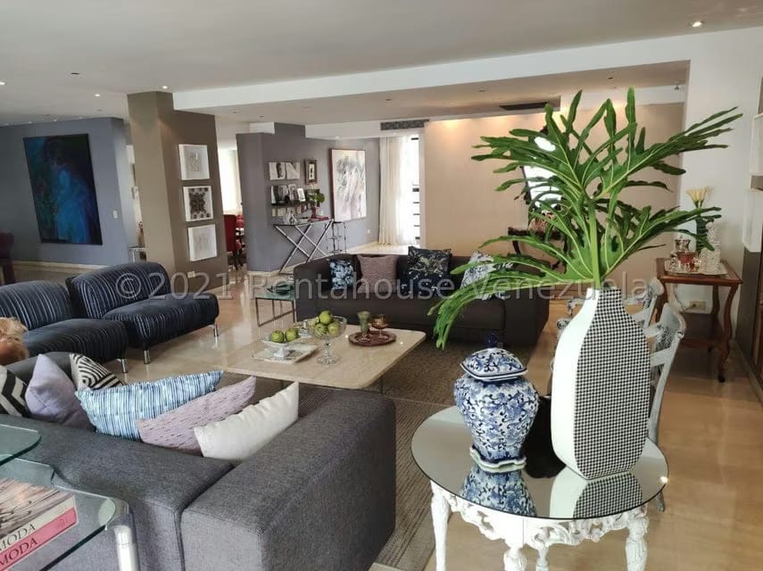 Apartamento (1 Nivel) en Venta en Los Chorros, Distrito Metropolitano - 5