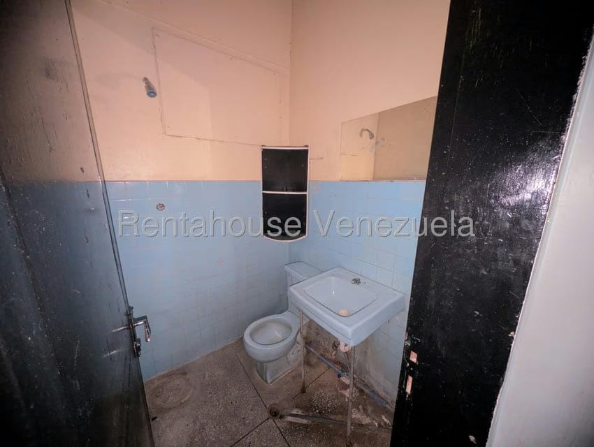 Comercial (Local Comercial) en Alquiler en 23 de Enero, Aragua - 11
