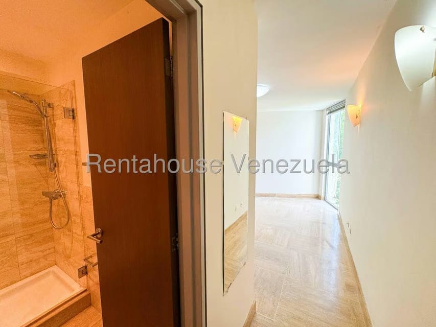 Apartamento (1 Nivel) en Venta en Lomas de Las Mercedes, Distrito Metropolitano - 28