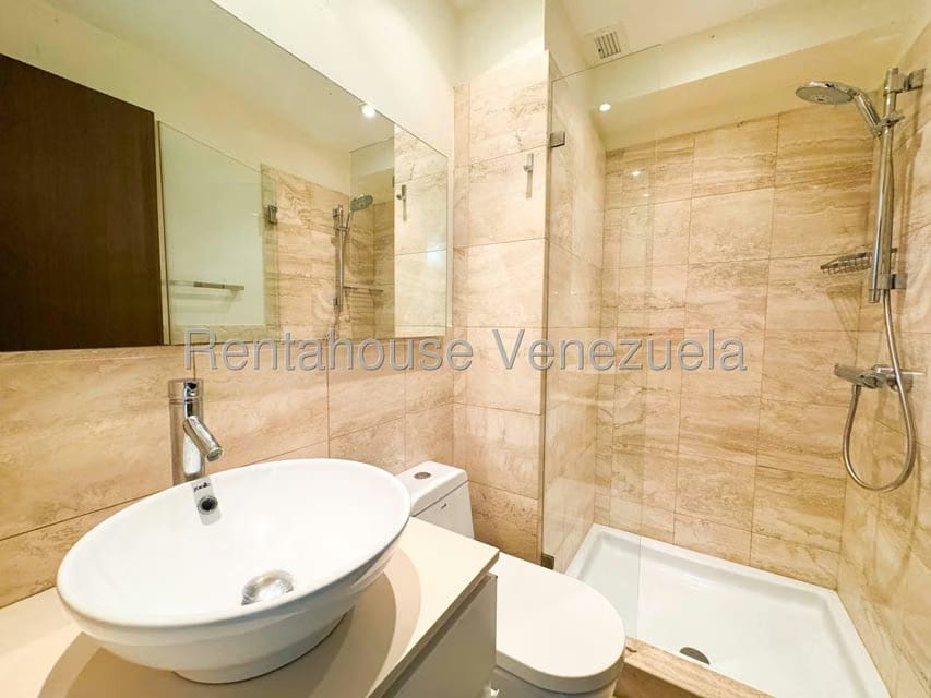 Apartamento (1 Nivel) en Venta en Lomas de Las Mercedes, Distrito Metropolitano - 32