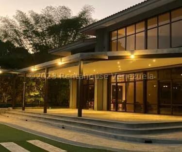 Casa (Contemporaneo) en Venta en Monte Elena, Distrito Metropolitano
