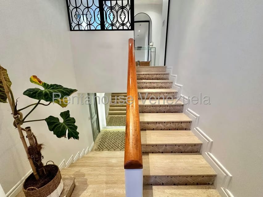Apartamento (Planta Baja) en Venta en Los Palos Grandes, Distrito Metropolitano - 24