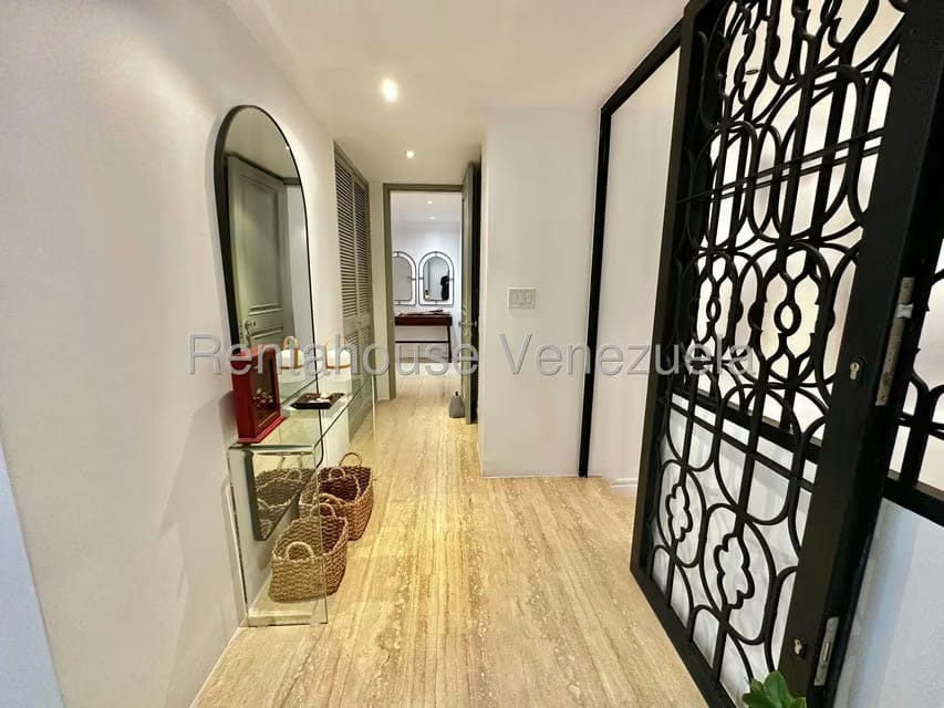 Apartamento (Planta Baja) en Venta en Los Palos Grandes, Distrito Metropolitano - 25