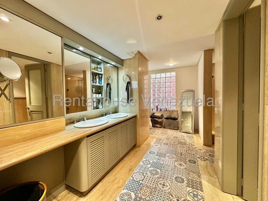Apartamento (Planta Baja) en Venta en Los Palos Grandes, Distrito Metropolitano - 30