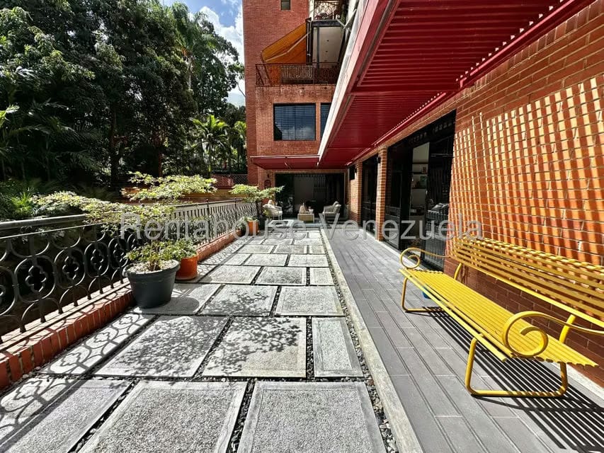 Apartamento (Planta Baja) en Venta en Los Palos Grandes, Distrito Metropolitano - 36