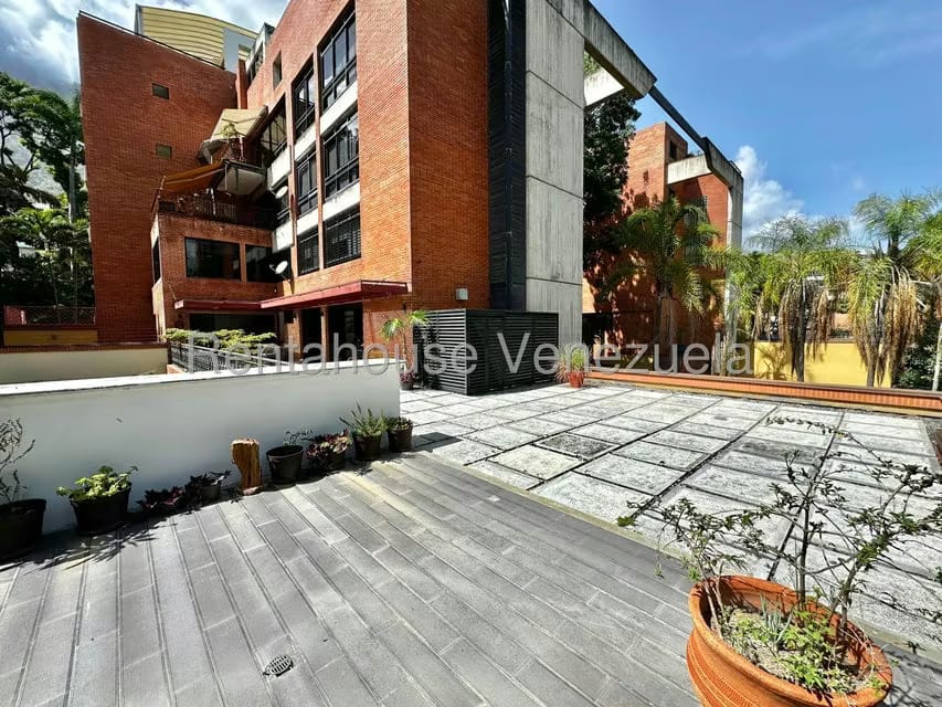Apartamento (Planta Baja) en Venta en Los Palos Grandes, Distrito Metropolitano - 37