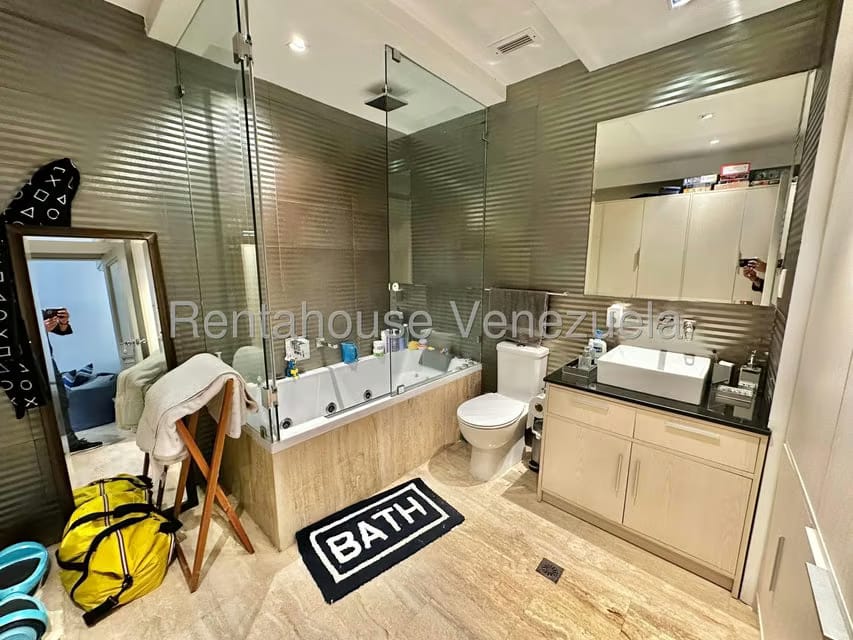 Apartamento (Planta Baja) en Venta en Los Palos Grandes, Distrito Metropolitano - 41