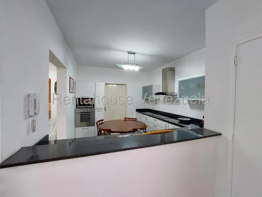 Townhouse (Duplex) en Venta en Avenida Milagro Norte, Zulia - 8