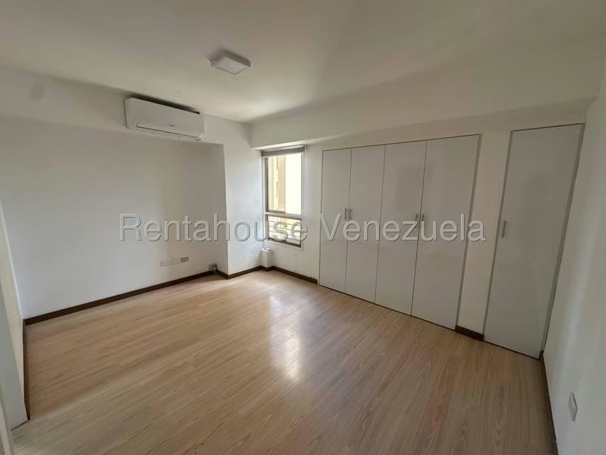 Apartamento (1 Nivel) en Alquiler en Los Naranjos del Cafetal, Distrito Metropolitano - 12