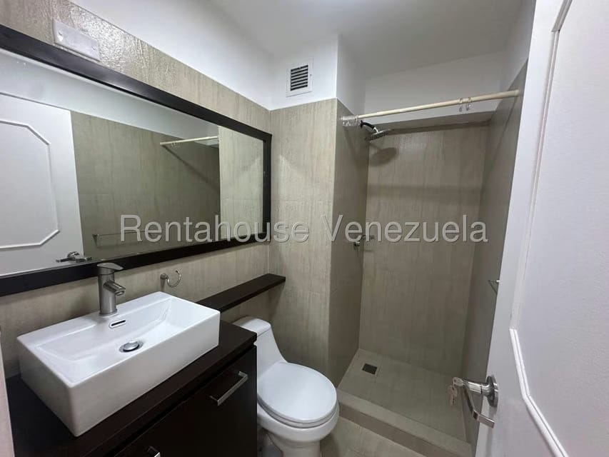 Apartamento (1 Nivel) en Alquiler en Los Naranjos del Cafetal, Distrito Metropolitano - 15