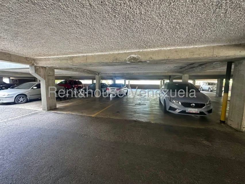 Apartamento (1 Nivel) en Alquiler en Los Naranjos del Cafetal, Distrito Metropolitano - 17