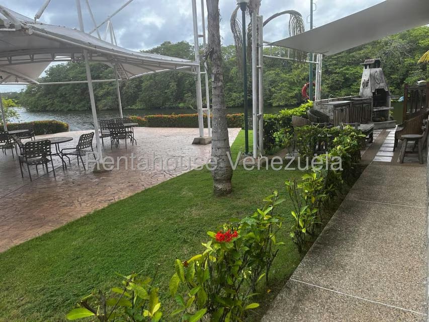 Townhouse (Duplex) en Venta en Puerto Encantado, Miranda - 70