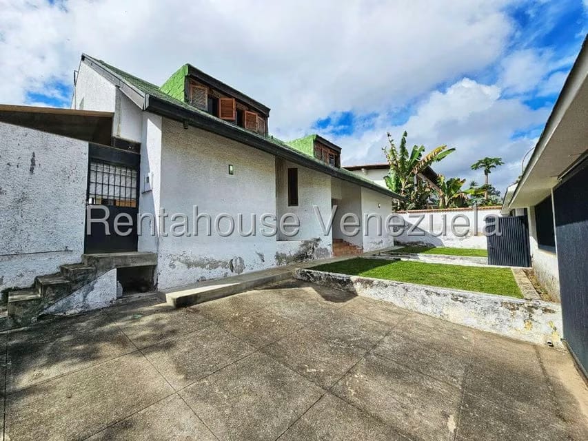 Casa (Duplex) en Venta en Lomas de La Lagunita, Distrito Metropolitano - 2