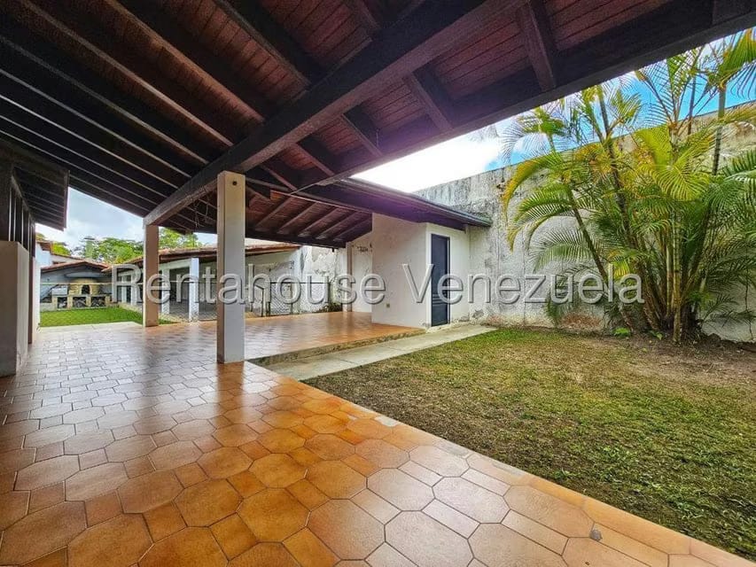 Casa (Duplex) en Venta en Lomas de La Lagunita, Distrito Metropolitano - 23