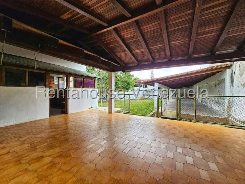Casa (Duplex) en Venta en Lomas de La Lagunita, Distrito Metropolitano - 25