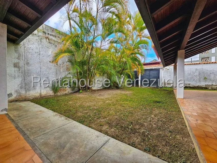 Casa (Duplex) en Venta en Lomas de La Lagunita, Distrito Metropolitano - 26
