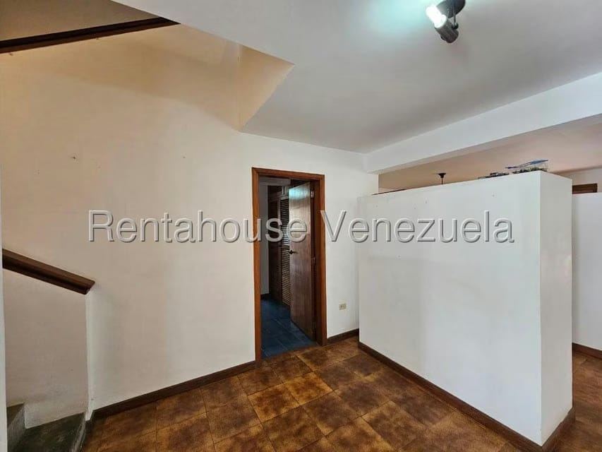 Casa (Duplex) en Venta en Lomas de La Lagunita, Distrito Metropolitano - 36