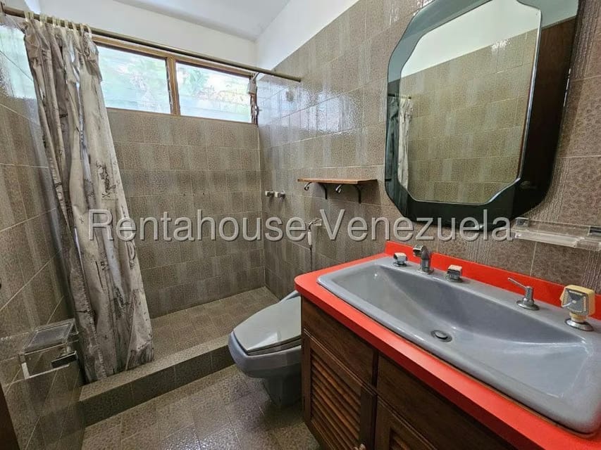 Casa (Duplex) en Venta en Lomas de La Lagunita, Distrito Metropolitano - 37