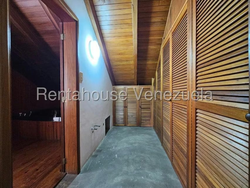 Casa (Duplex) en Venta en Lomas de La Lagunita, Distrito Metropolitano - 44