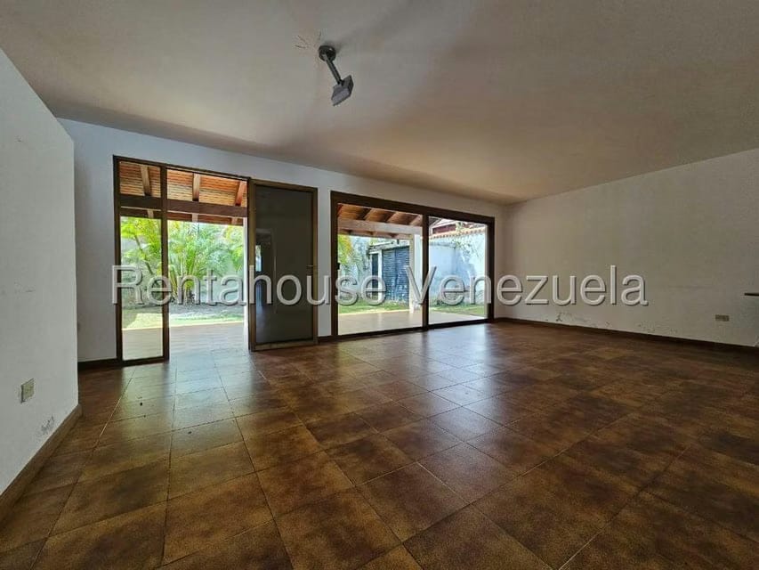 Casa (Duplex) en Venta en Lomas de La Lagunita, Distrito Metropolitano - 8