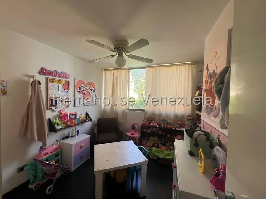 Apartamento (1 Nivel) en Alquiler en Santa Eduvigis, Distrito Metropolitano - 17